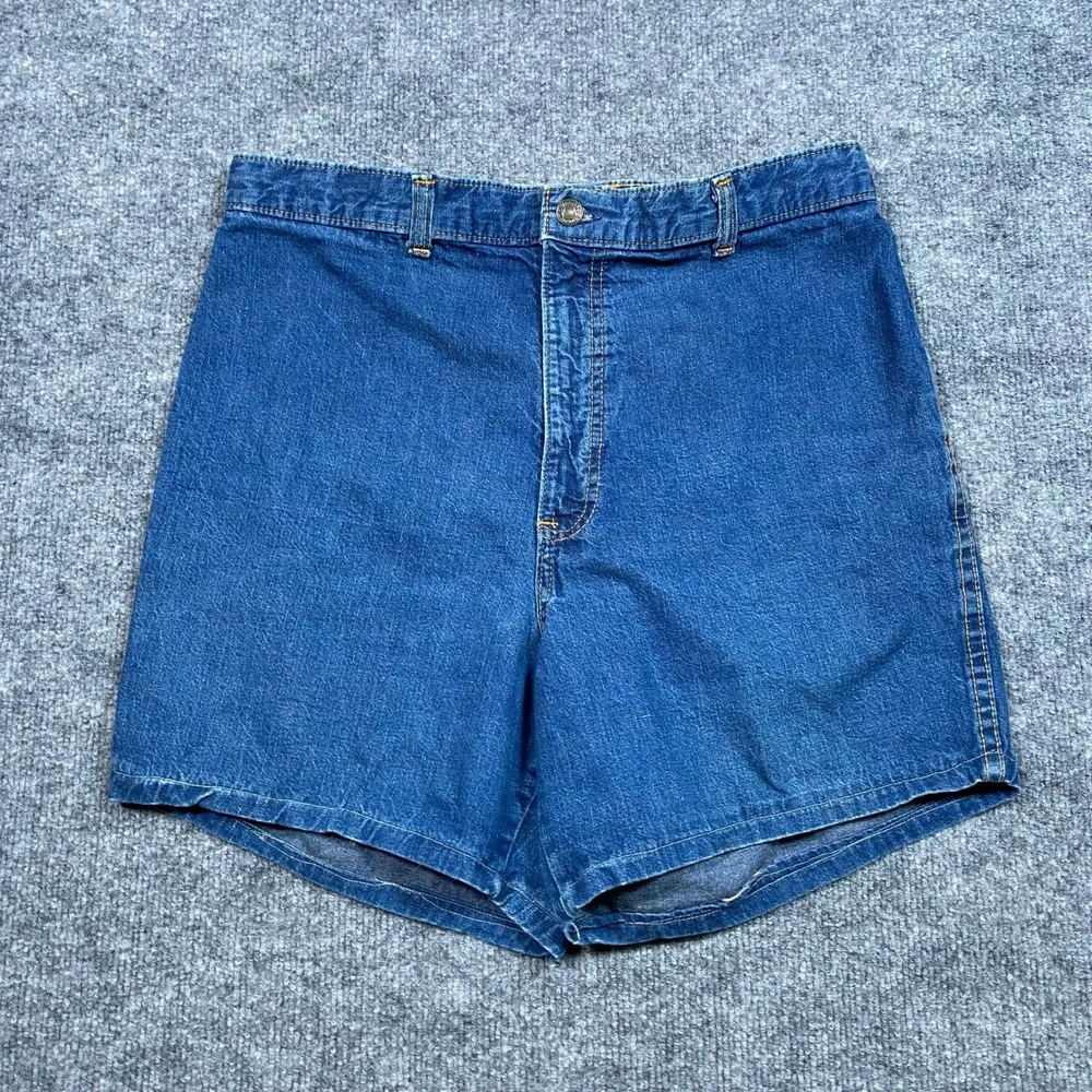Vintage Levis High Waisted Denim Shorts Medium Wash Blue 32 Waist‎ 90s 776M
